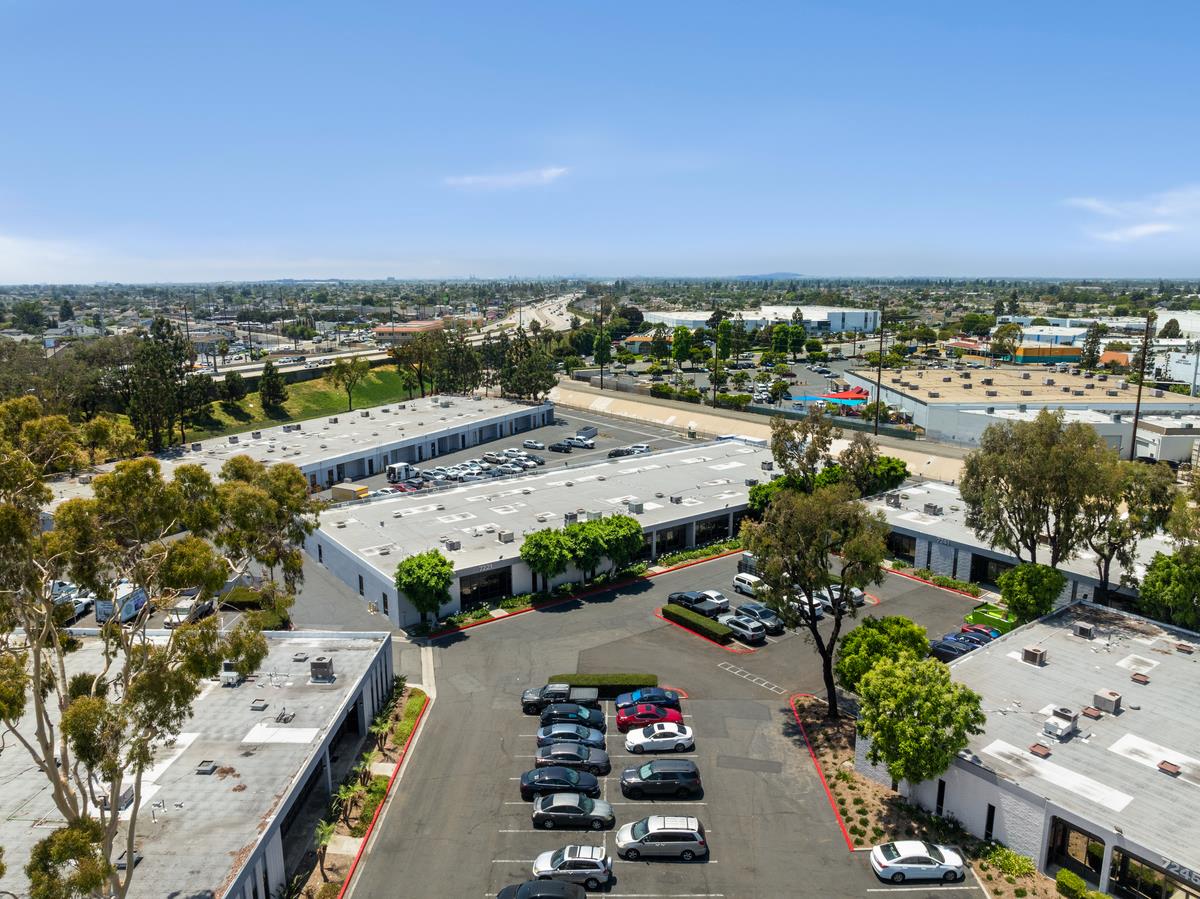 1,600 SF Industrial Space in Garden Grove, CA Photo
